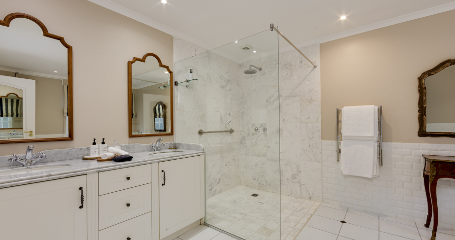 The Claremont Room 5 10 Sauer Suite