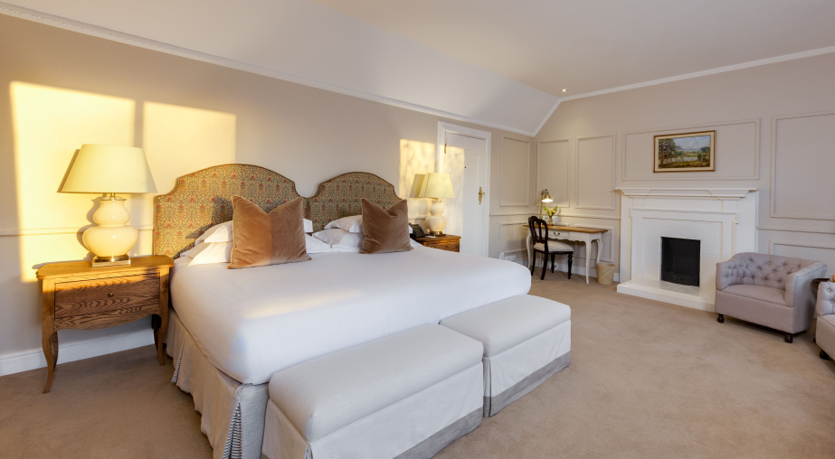 The Claremont Room 2 3